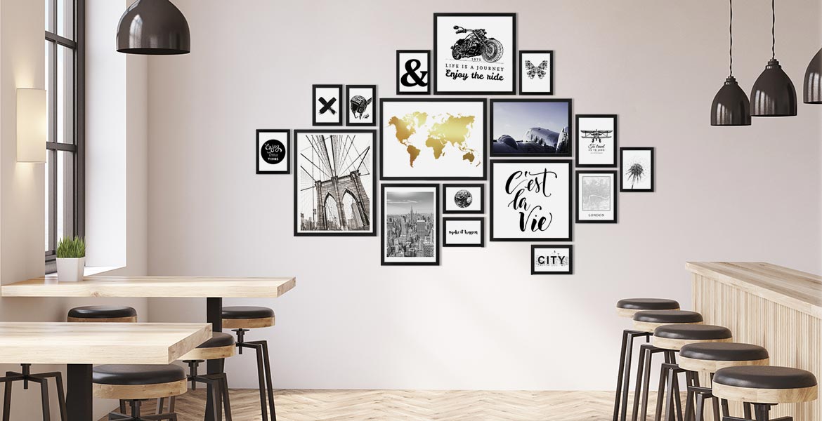 Eine Bilderwand in der Inside-the-Lines-Hängung anordnen